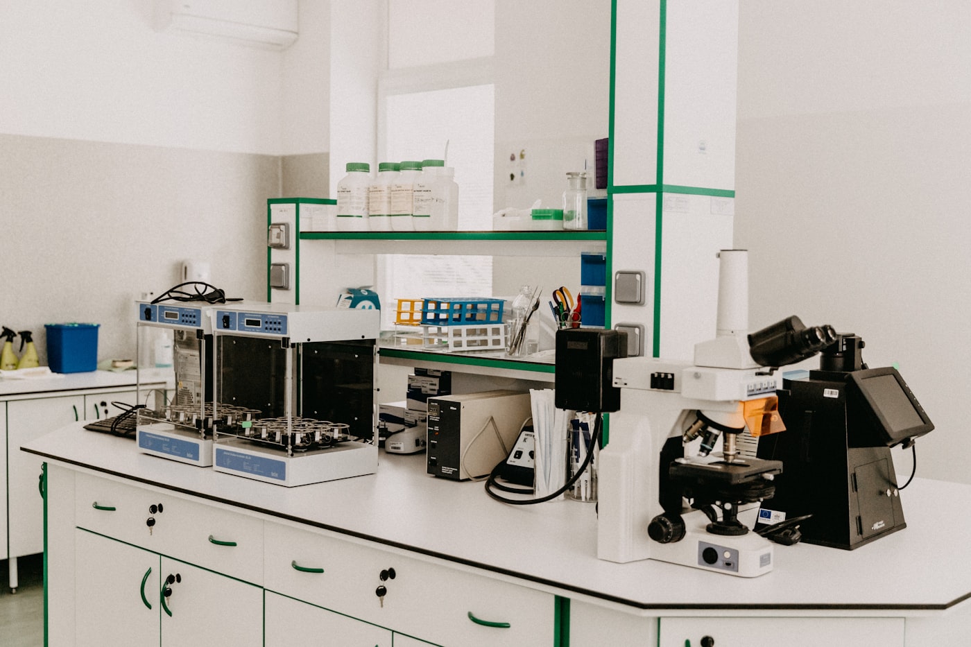 A thermal shock chamber, the choice between air and liquid media