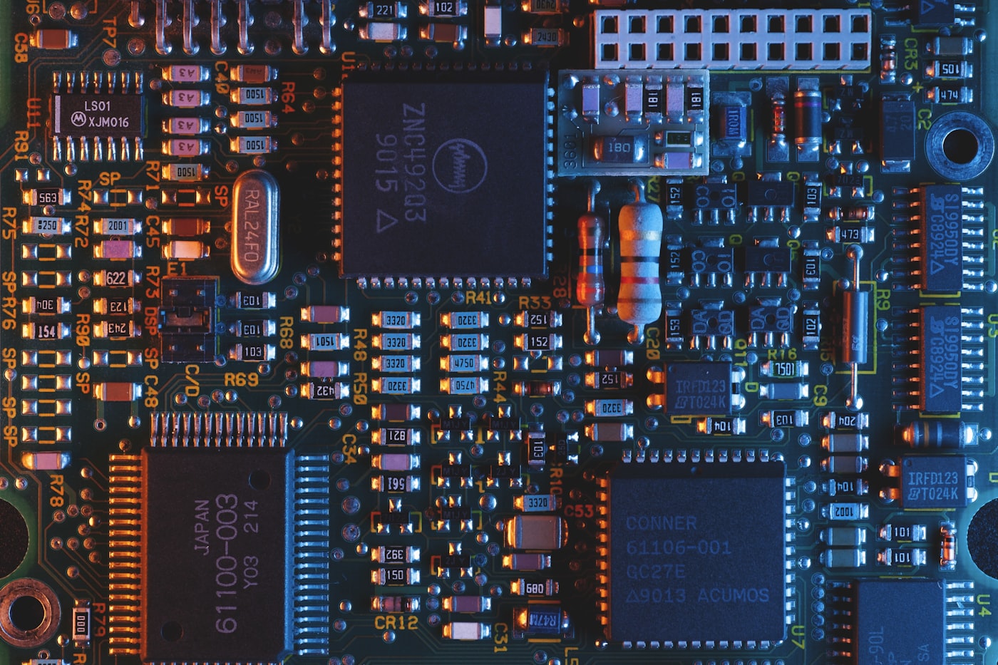 A packaged microchip and die under MIL-STD-883 Method 1010 temperature cycling