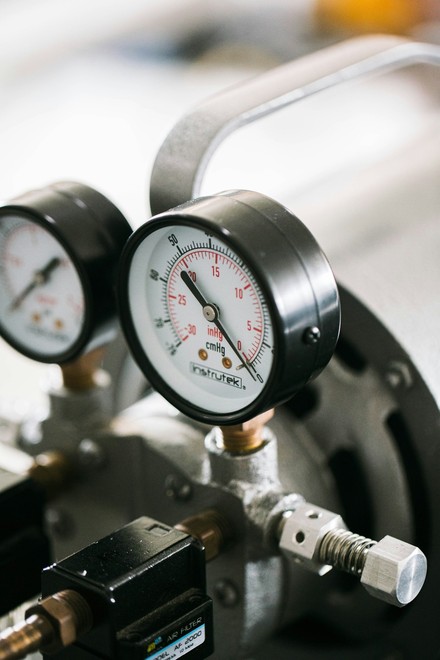 A chamber controller and sensor placed to anticipate overshoot