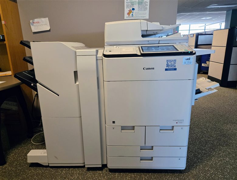 High-segment office copier with a finisher unit